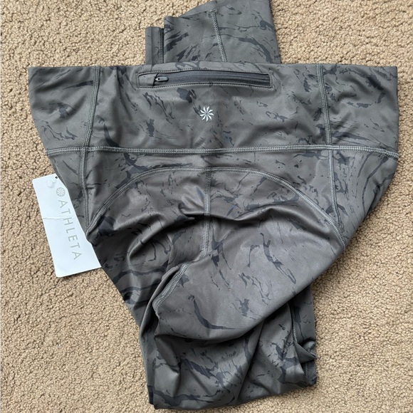 NEW Athleta women’s leggings - size medium - Picture 2 of 7